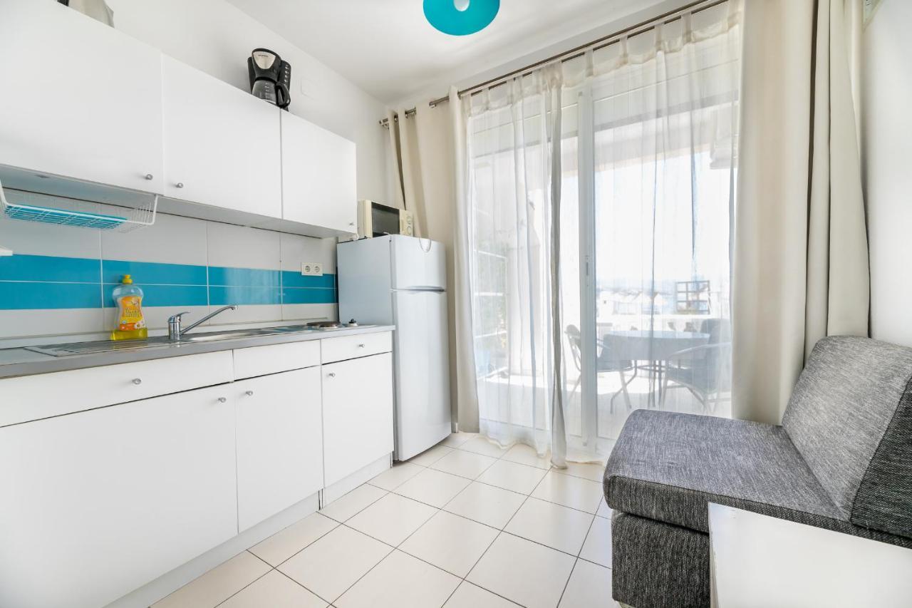 Beach Holiday Baska Екстер'єр фото