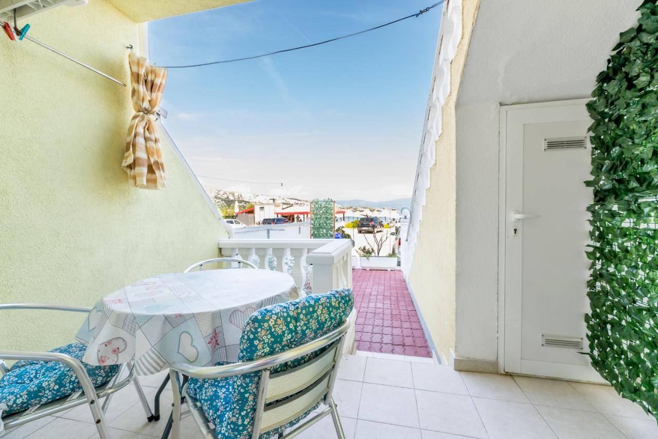 Beach Holiday Baska Екстер'єр фото