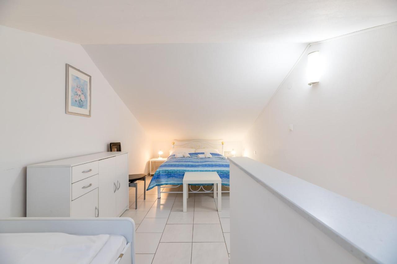 Beach Holiday Baska Екстер'єр фото